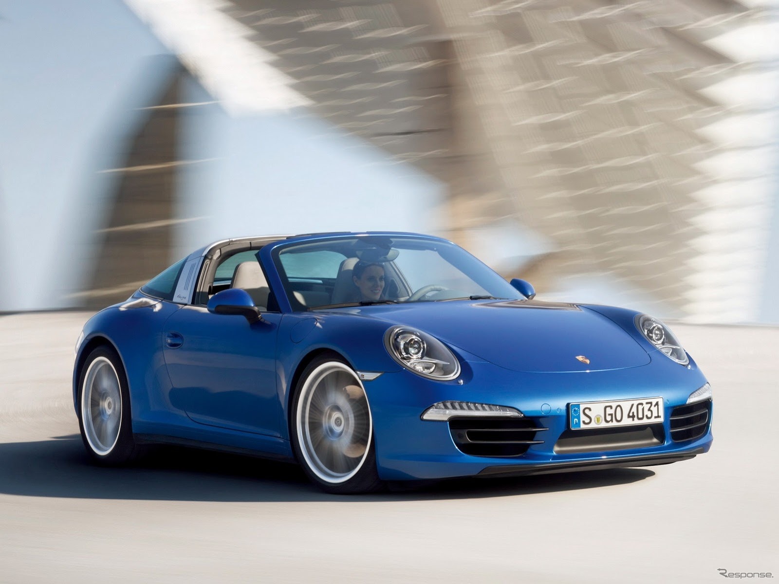 新型 ポルシェ 911 タルガ4