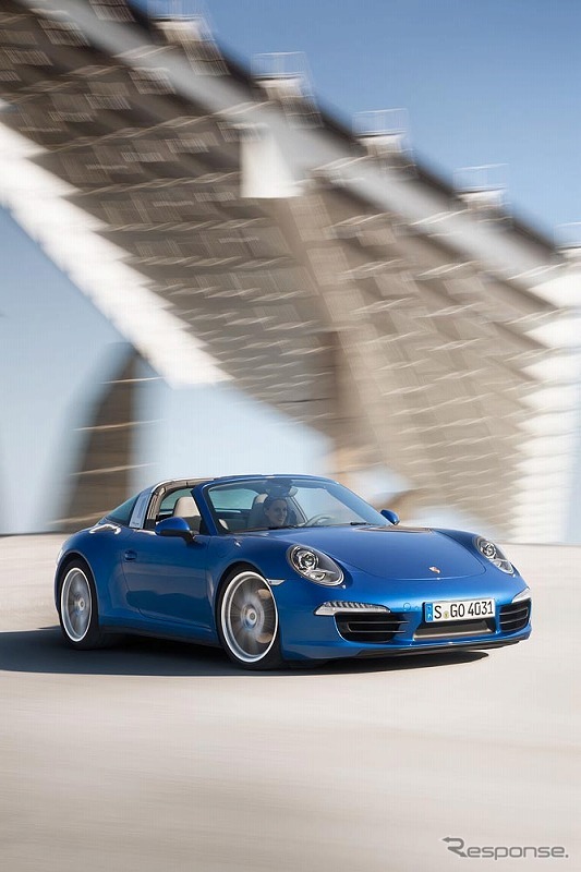 ポルシェ・新型911タルガ4