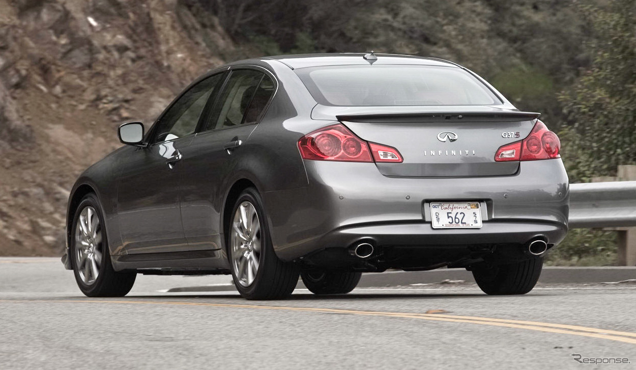 インフィニティG37セダン（先代日産スカイライン）