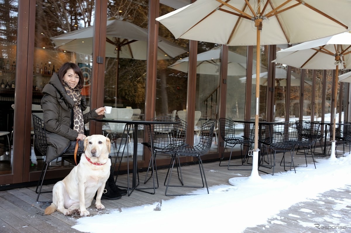 アウトランダーPHEVと愛犬の旅…雪景色の富士河口湖リゾートを満喫