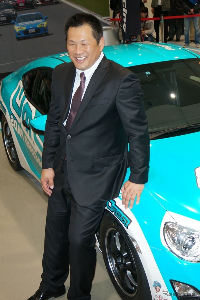 現役当時の背番号「7」のゼッケンでレーサーデビューする元中日ドラゴンズの山崎武司氏