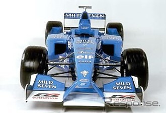 エストリルでF1テスト開始、トップが年式落ちのベルノルディ!