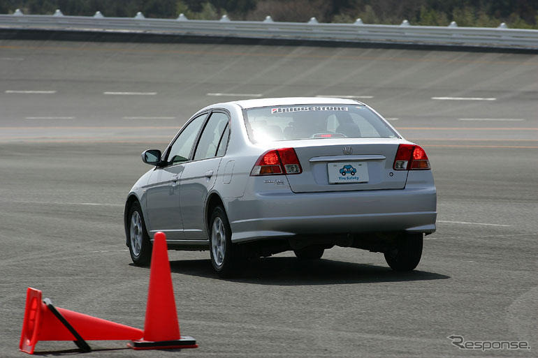 タイヤで安全運転---ブリヂストン レッスン体験記