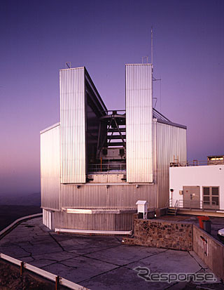 チリ・ラシヤ天文台「新技術望遠鏡」