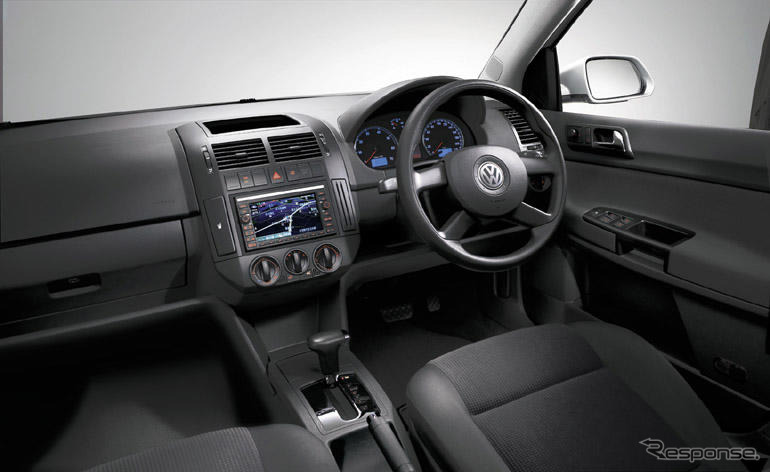 ポロ がVW共通グリルを採用、オプションナビは値下げ