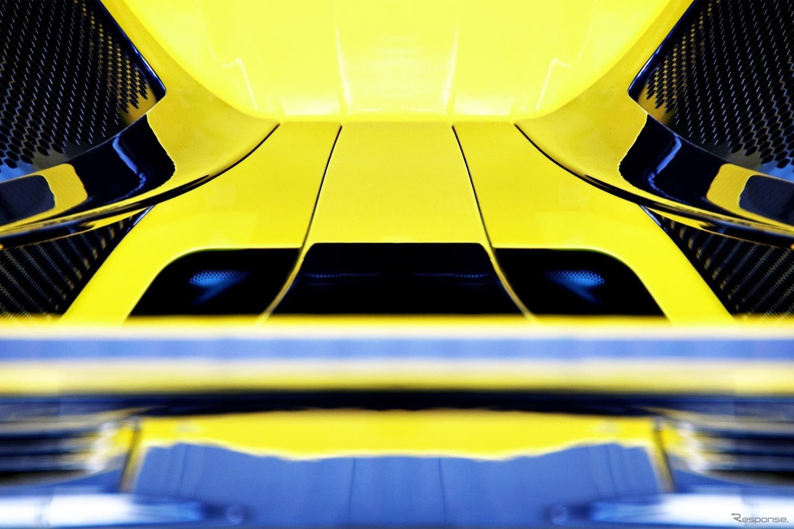 英アラッシュカーズの新型スーパーカーの予告イメージ