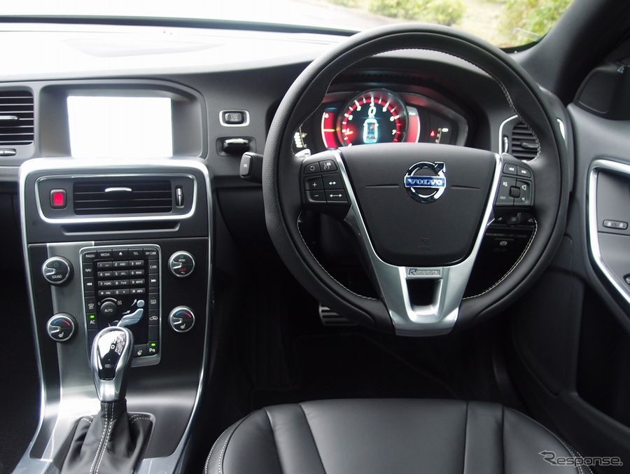 【ボルボ V60 T4 Rデザイン 試乗】＋αの動力性能がもたらす余裕…松下宏