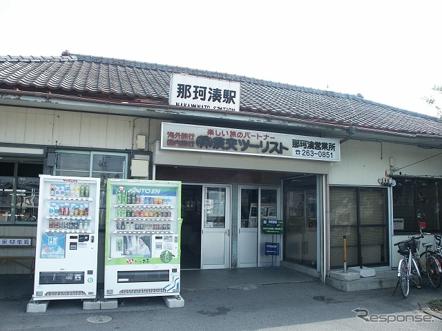 湊線は最初の開業から100年以上が経過しているが、ひたちなか海浜鉄道の路線としては2014年4月1日で「開業」6周年となる。写真は茨城交通が経営していた頃の湊線那珂湊駅（2005年）。