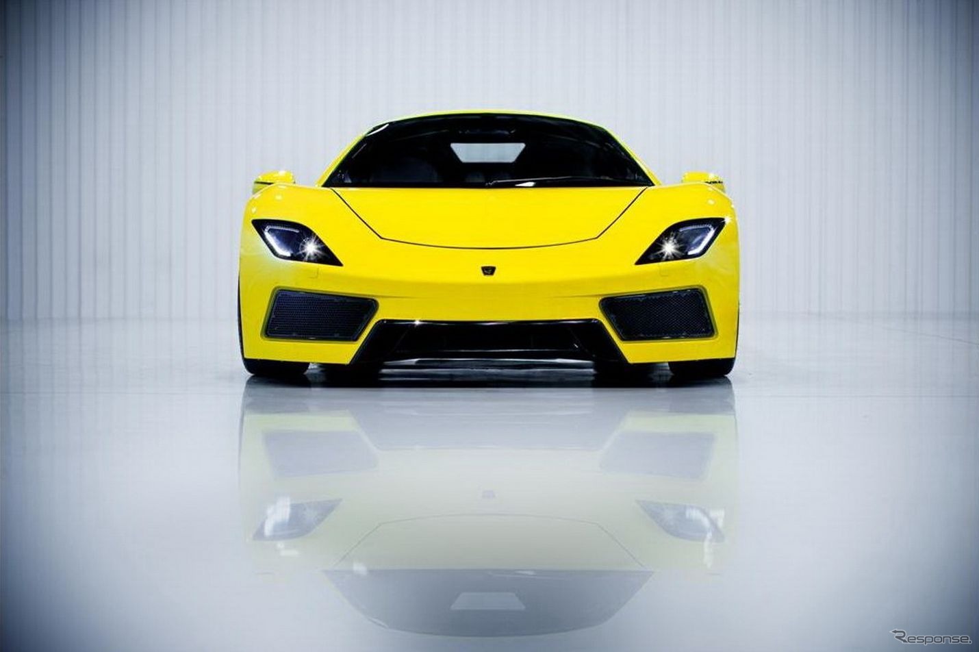 英国アラッシュカーズの新型スーパーカー AF8