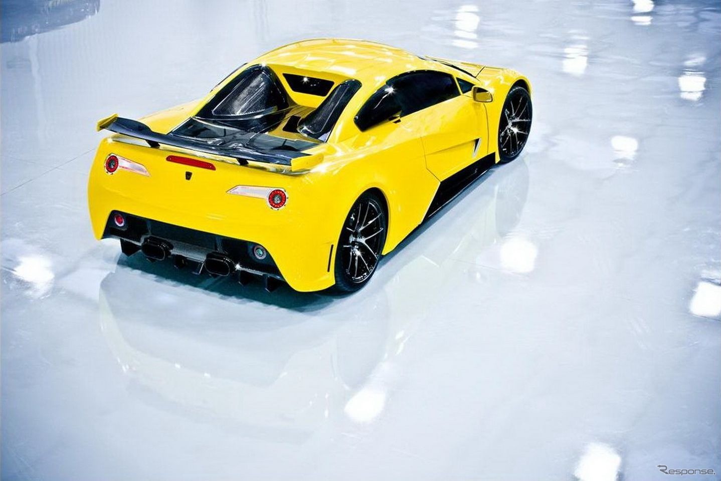 英国アラッシュカーズの新型スーパーカー AF8