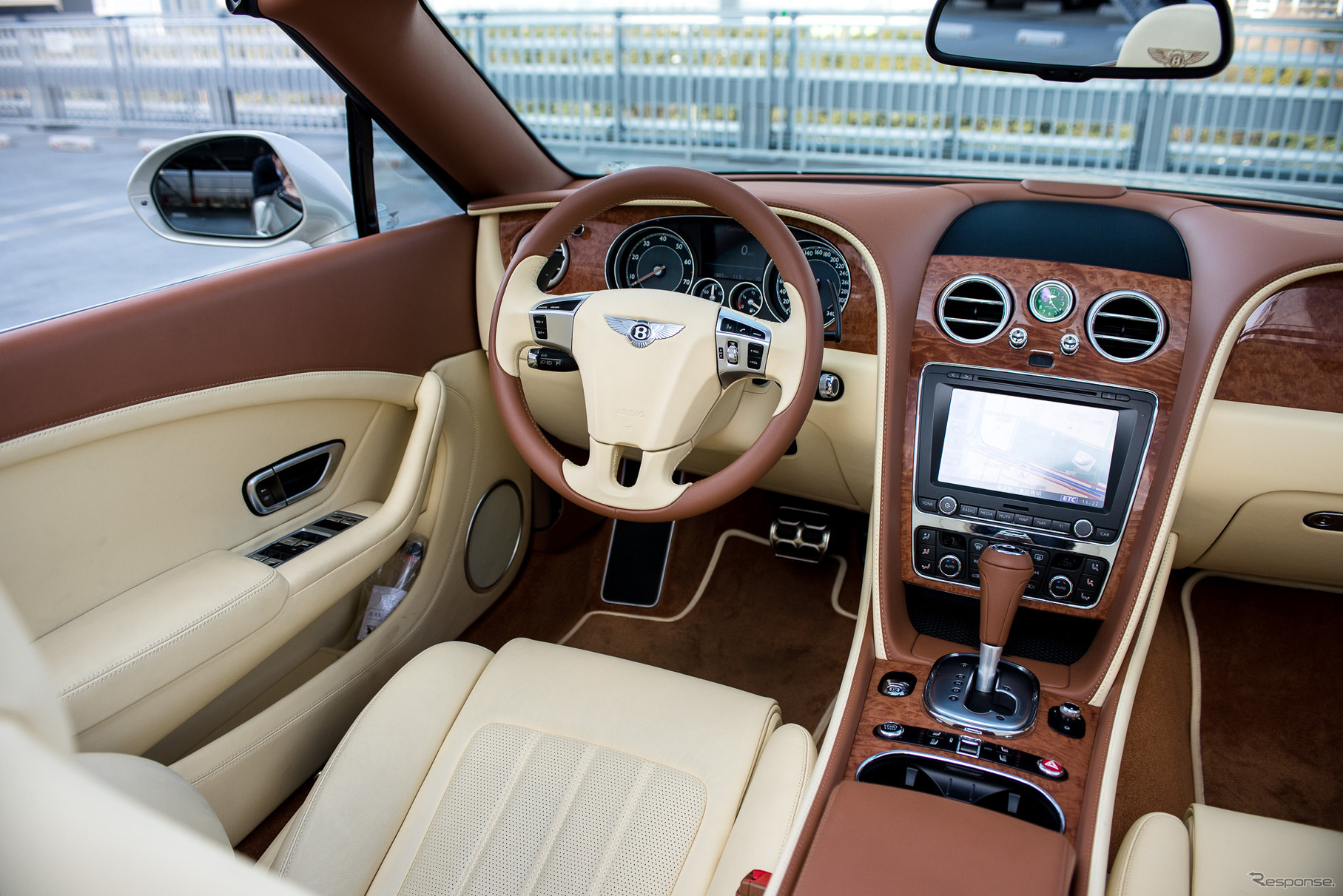 ベントレー・コンチネンタル GTC V8
