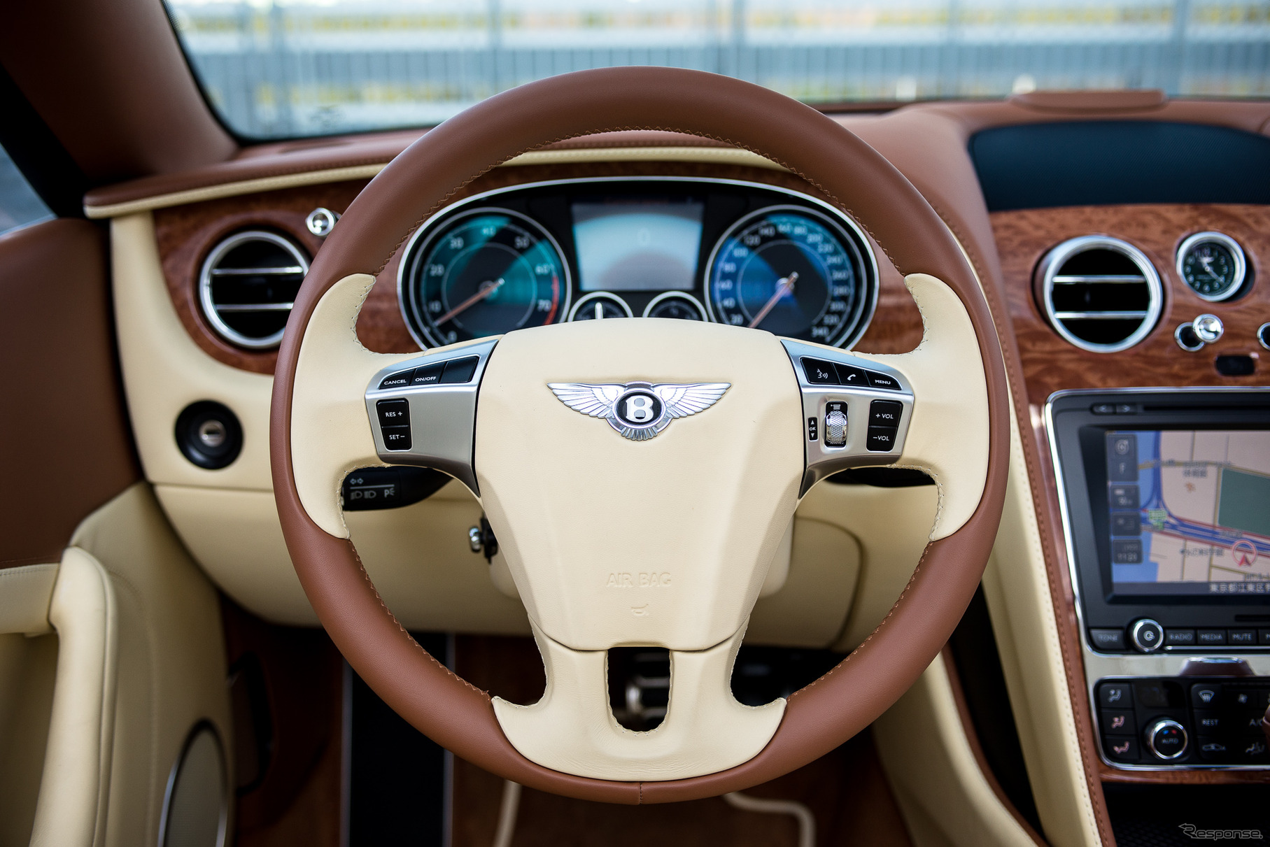 ベントレー・コンチネンタル GTC V8