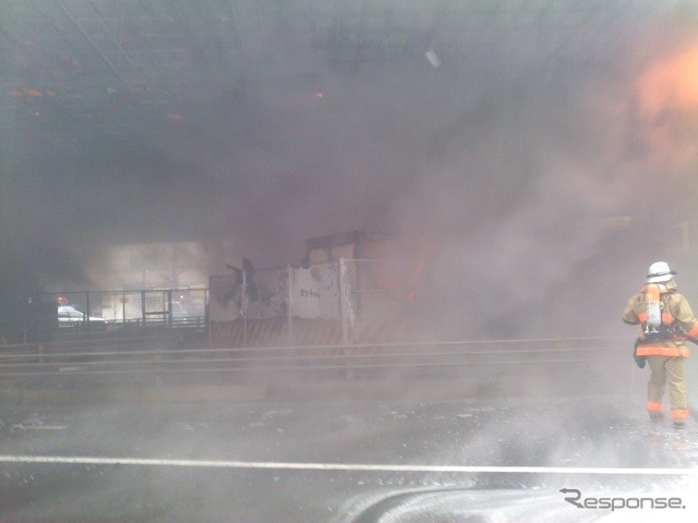 出火場所となった首都高速3号線南平台町周辺は、渋谷駅にも近く、ビル群に囲まれている。