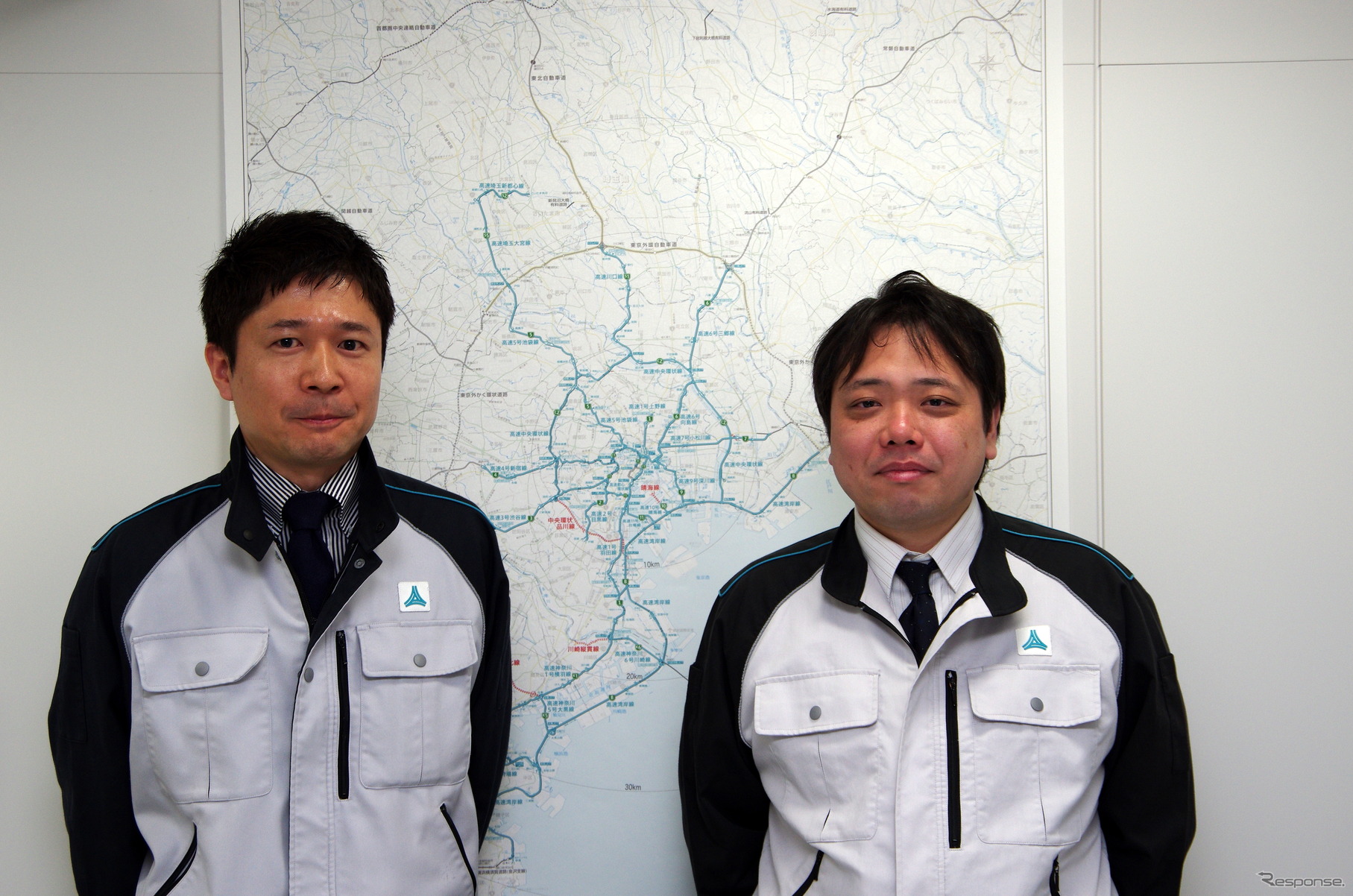 首都高速道路の大規模更新事業化作業チームで更新計画に携わる角田征氏（右）と峯村智也氏