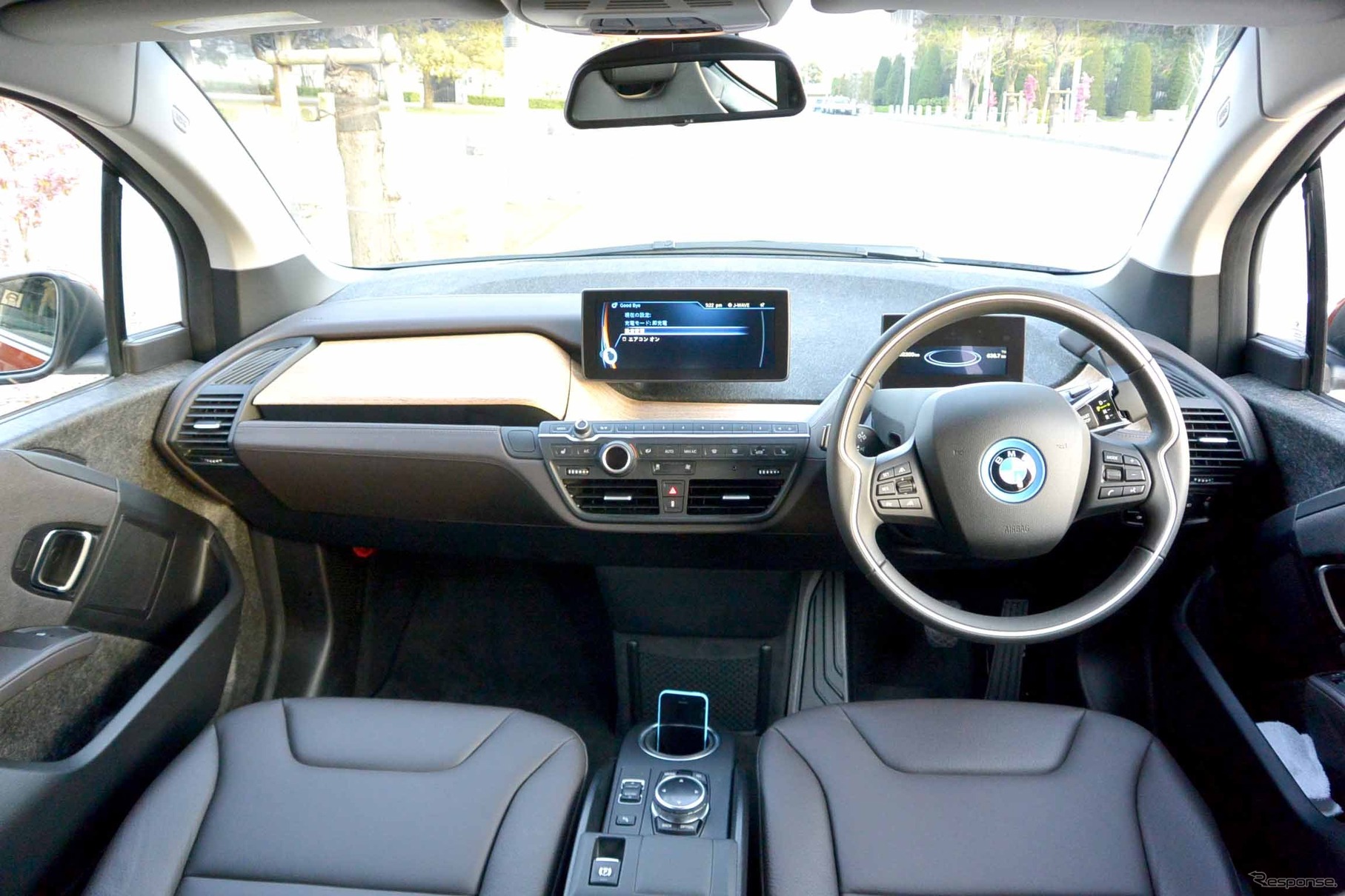 【BMW i3 試乗】電気自動車として生を受けた生粋の電気自動車…中村孝仁