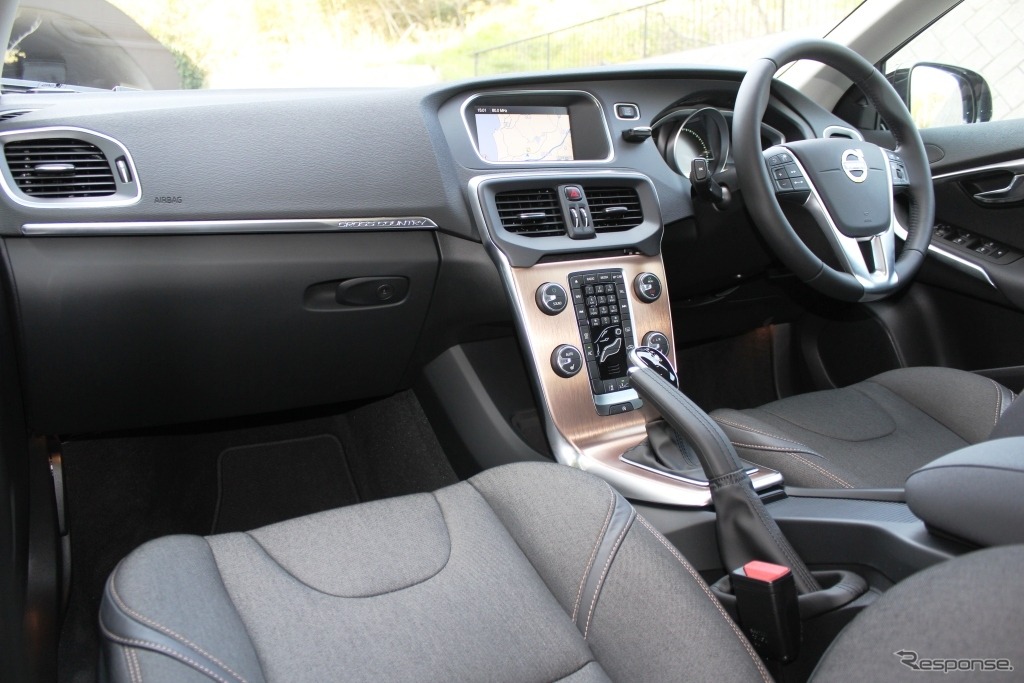 ボルボ・V40クロスカントリー T4 Nordic