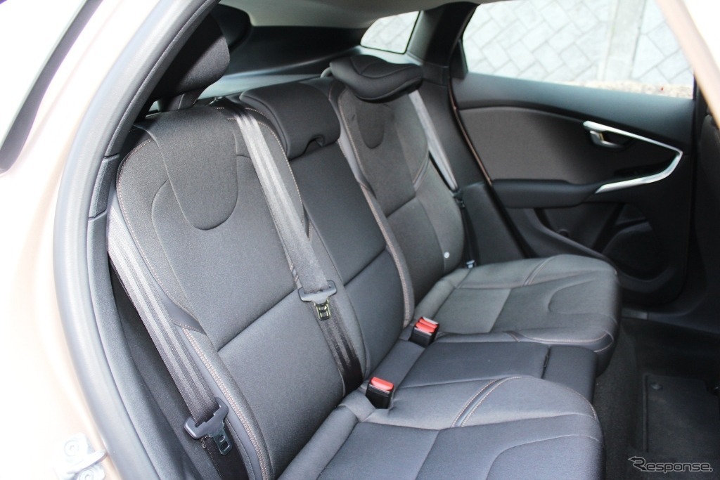 ボルボ・V40クロスカントリー T4 Nordic