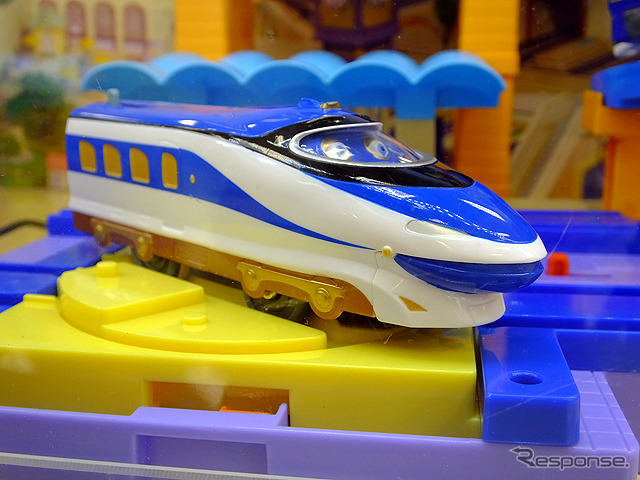 ウィルソン、ブルースター、ココといったチャギントンの人気キャラに新キャラ・ハンゾーが仲間入り