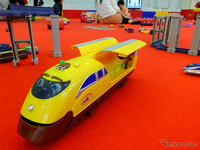 空飛ぶチャギントンキャラ　アクションチャガーのミニトレインが初登場
