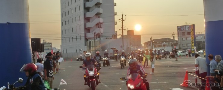 バイクであいたいパレード