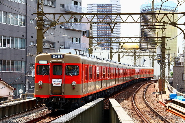 中期経営計画ではアーバンパークラインとスカイツリーラインの直通化も盛り込まれた。写真は2012年、大宮～とうきょうスカイツリー間を直通運転した団体臨時列車。