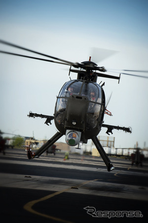 ボーイング、量産型AH-6i攻撃・偵察用軽ヘリコプターの初飛行に成功