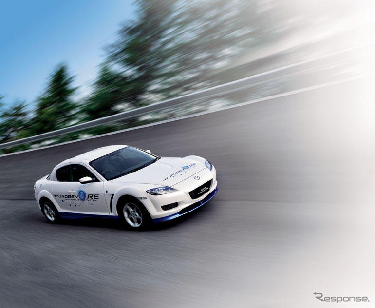 【東京モーターショー05】マツダ RX-8 水素RE、販売ひかえて試乗車も