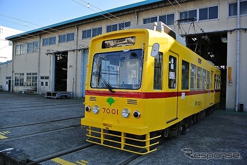 東京都交通局は「路面電車の日」記念イベントを6月8日に開催すると発表。写真の7001号車と黄色に青帯の7022号車を並べた車両撮影会をはじめ、様々な展示や企画が行われる
