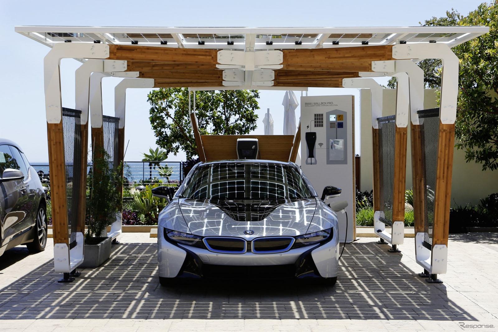 BMW「i」ブランド専用のソーラーパネル付きカーポート