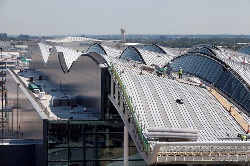 ヒースロー空港第2ターミナルの屋根部分