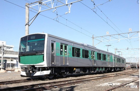 GSユアサの蓄電池システムを採用したJR東日本の蓄電池電車EV-E301系「ACCUM」。3月15日から烏山線で営業運転を開始した。