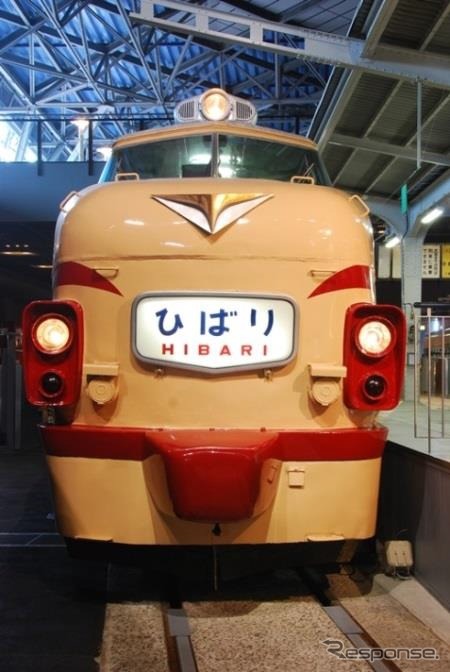 鉄道博物館1階のヒストリーゾーンで展示保存されているクハ481-26。初期のクハ481形は先頭部がボンネット形状になっている。