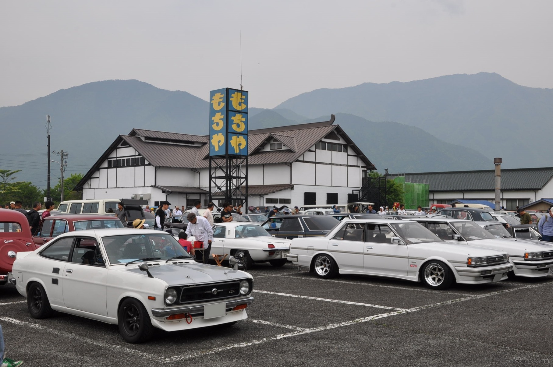 「よ！懐かしい車」クラシックカー130台が朝霧高原に集合