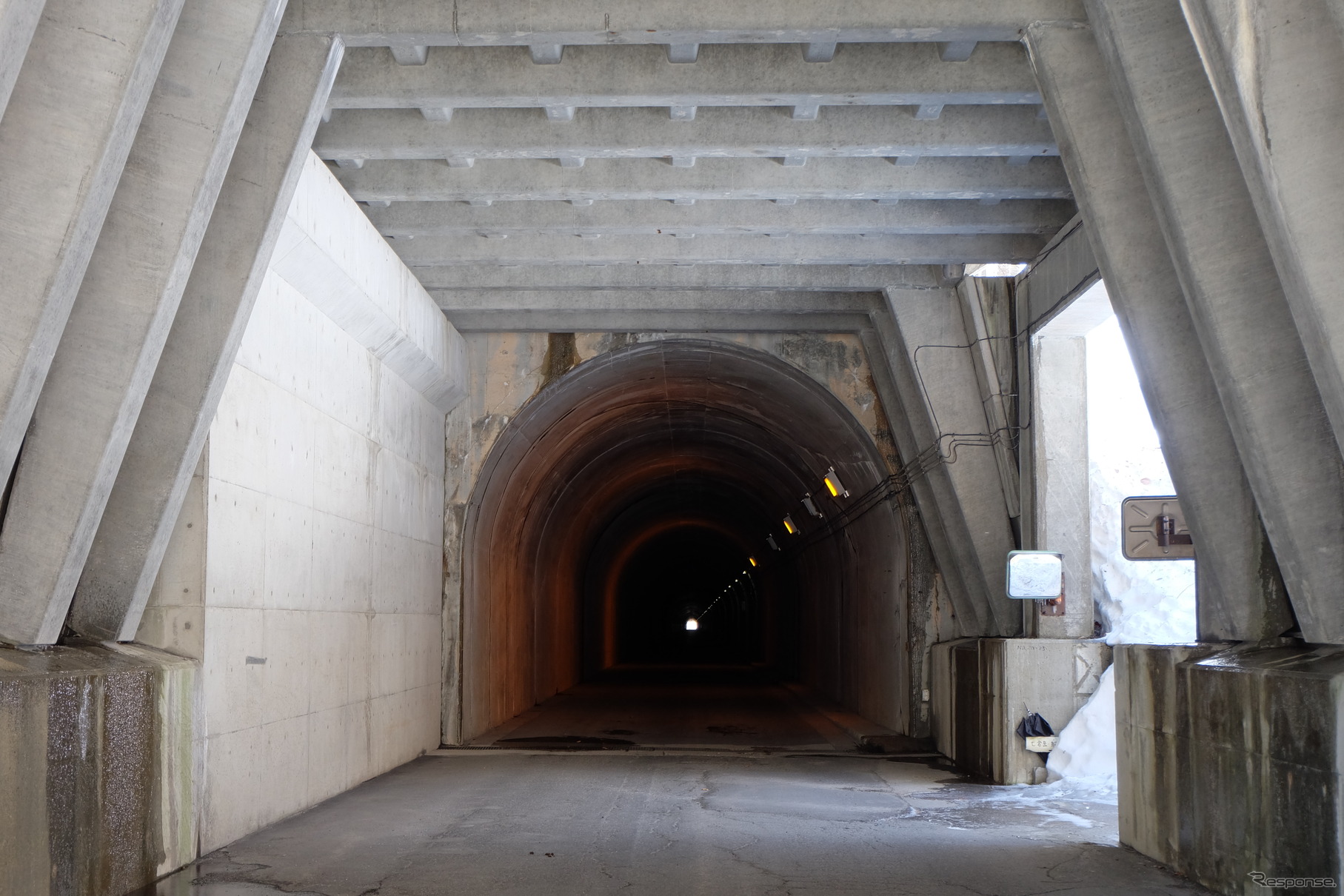 山ノ神トンネル。夏はここから歩きの旅が始まる。