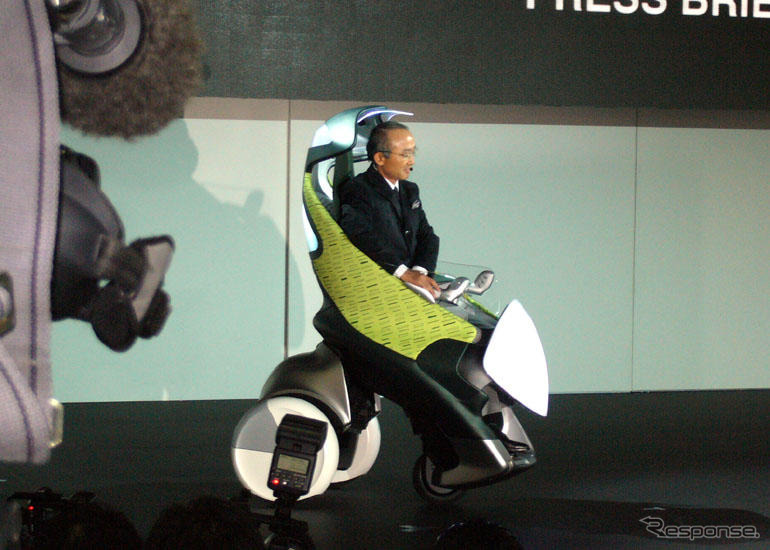 【東京モーターショー05】渡辺トヨタ社長、「夢のクルマ」でショーデビュー