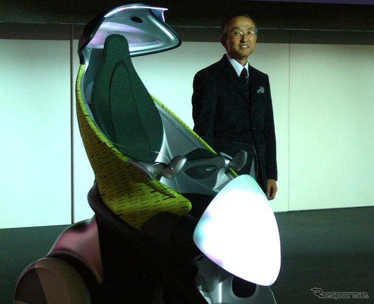 【東京モーターショー05】渡辺トヨタ社長、「夢のクルマ」でショーデビュー