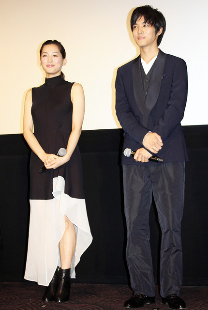 綾瀬はるか＆松坂桃李／『万能鑑定士Q －モナ・リザの瞳－』初日舞台挨拶