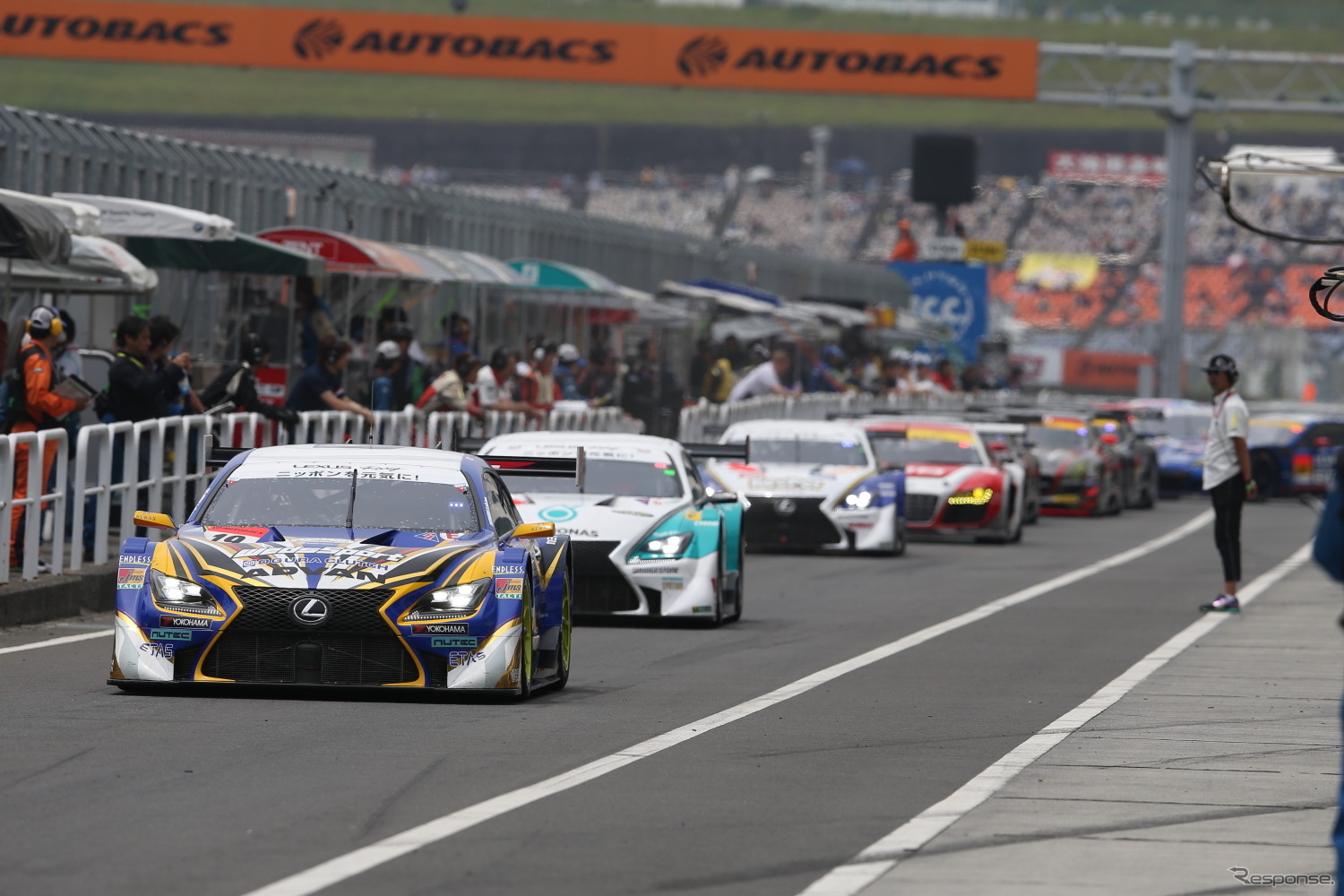 オートポリス戦決勝は、路面温度40度以上域での戦いに。＜撮影：益田和久＞