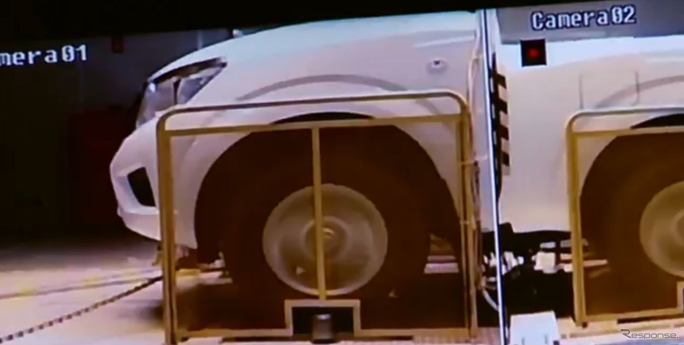 日産の新型ピックアップトラックの予告イメージ