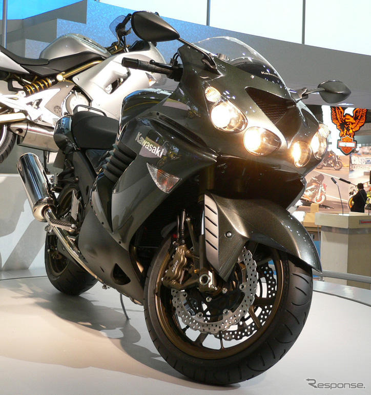 【東京モーターショー05】 太いトルクに期待のツアラー、カワサキ ZZR1400