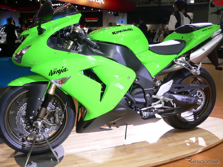 【東京モーターショー05】 太いトルクに期待のツアラー、カワサキ ZZR1400