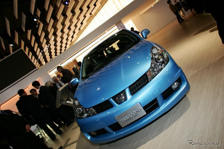 【東京モーターショー05】写真蔵…日産 ウイングロード 新型、発売直前