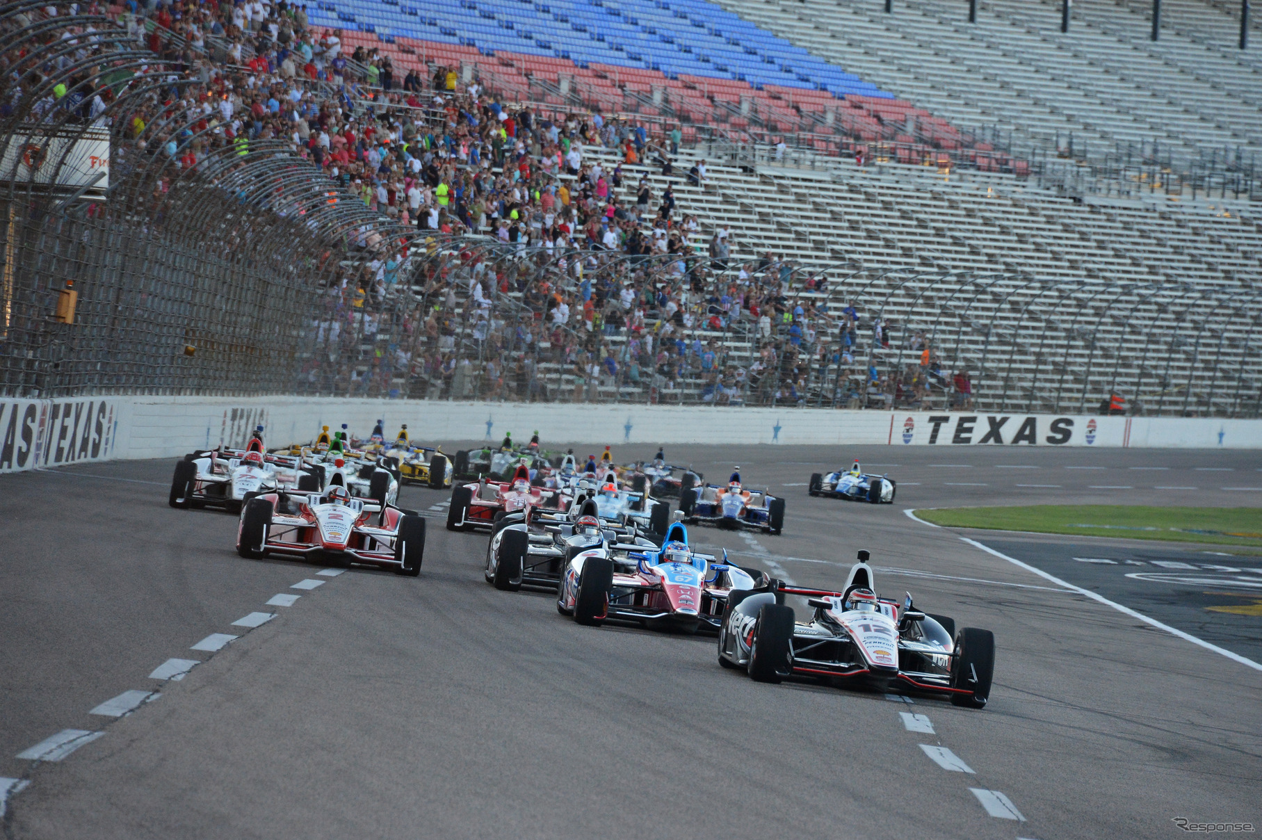 主にレースを引っ張ったのは#12 ウィル・パワーだった（最終結果は2位）。写真：INDYCAR
