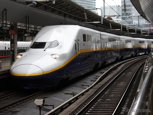 「三連休乗車券」単体で利用できるのは普通列車の普通車自由席だが、特急券などを別途購入すれば新幹線や特急も利用できる。