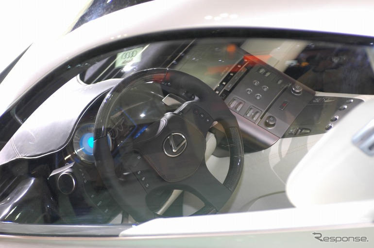 【東京モーターショー05】写真蔵…レクサス LF-A、V10