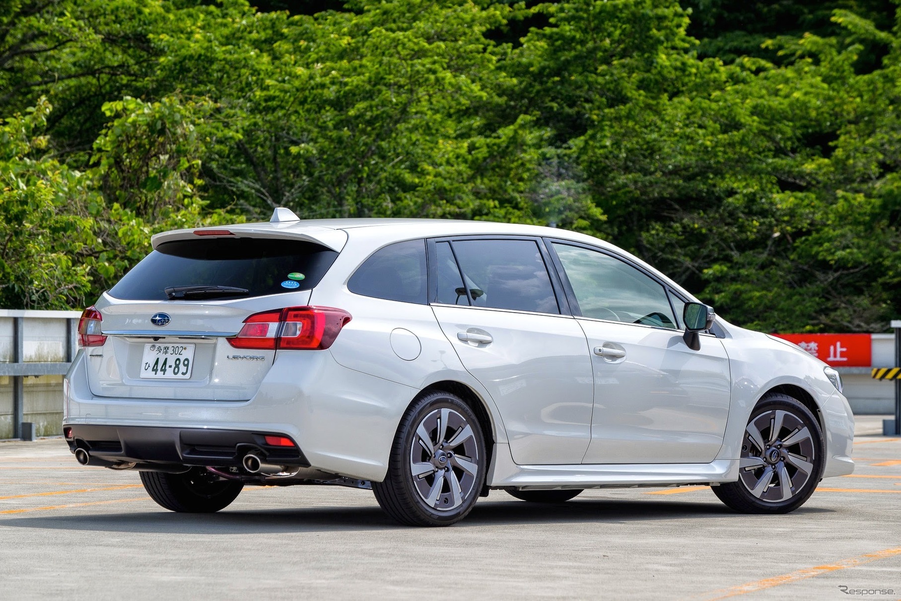 スバル レヴォーグ 1.6GT