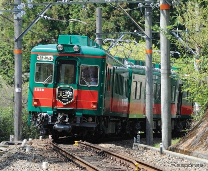 運転開始からまもなく5周年を迎える南海高野線の観光列車『天空』。ヘッドマーク掲出などの記念企画を6月から11月まで実施する。