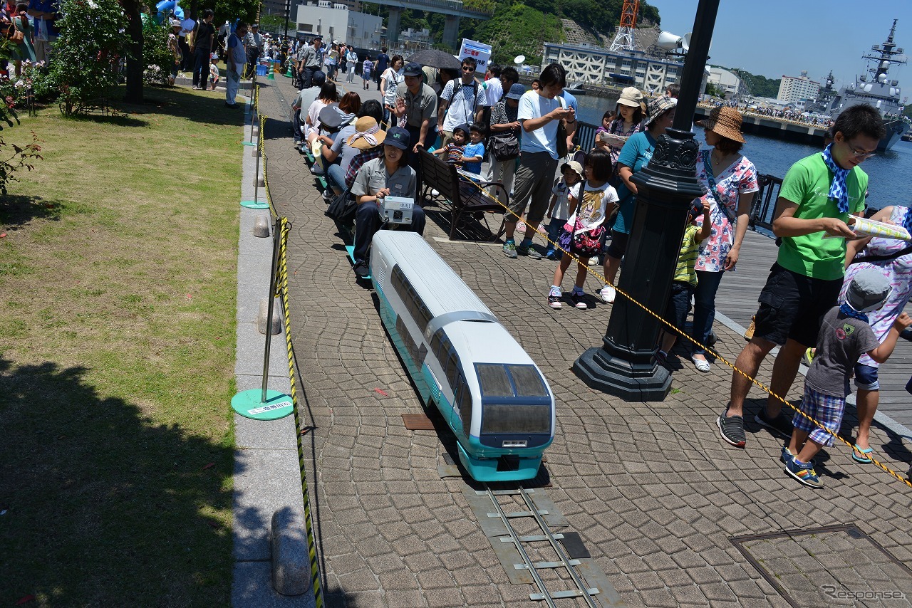 6月14日から始まった「よこすかYYのりものフェスタ2014」。海上自衛隊横須賀地方総監部は護衛艦や哨戒ヘリを公開した。