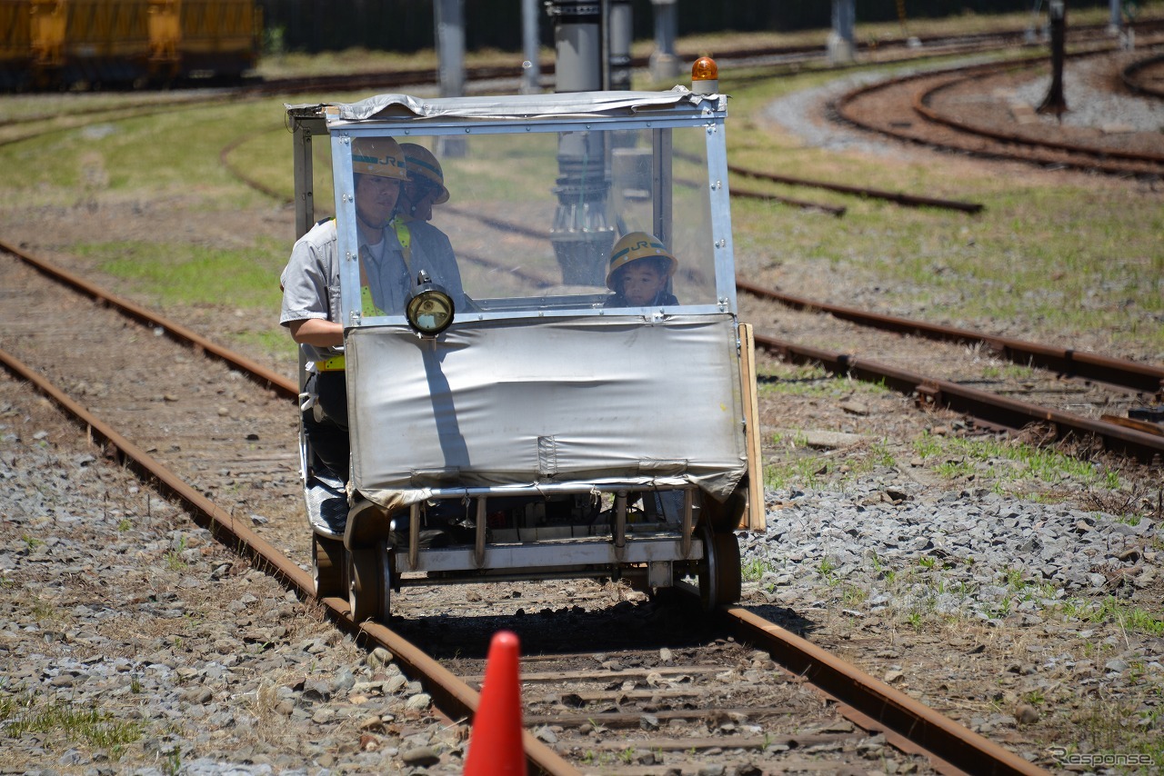 6月14日から始まった「よこすかYYのりものフェスタ2014」。海上自衛隊横須賀地方総監部は護衛艦や哨戒ヘリを公開した。