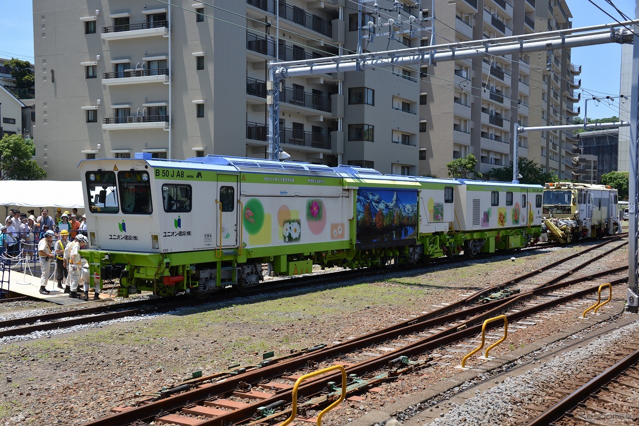 6月14日から始まった「よこすかYYのりものフェスタ2014」。海上自衛隊横須賀地方総監部は護衛艦や哨戒ヘリを公開した。